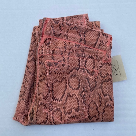 New GUESS Women’s Animal Print Jeans SZ 28 - Picture 1 of 9